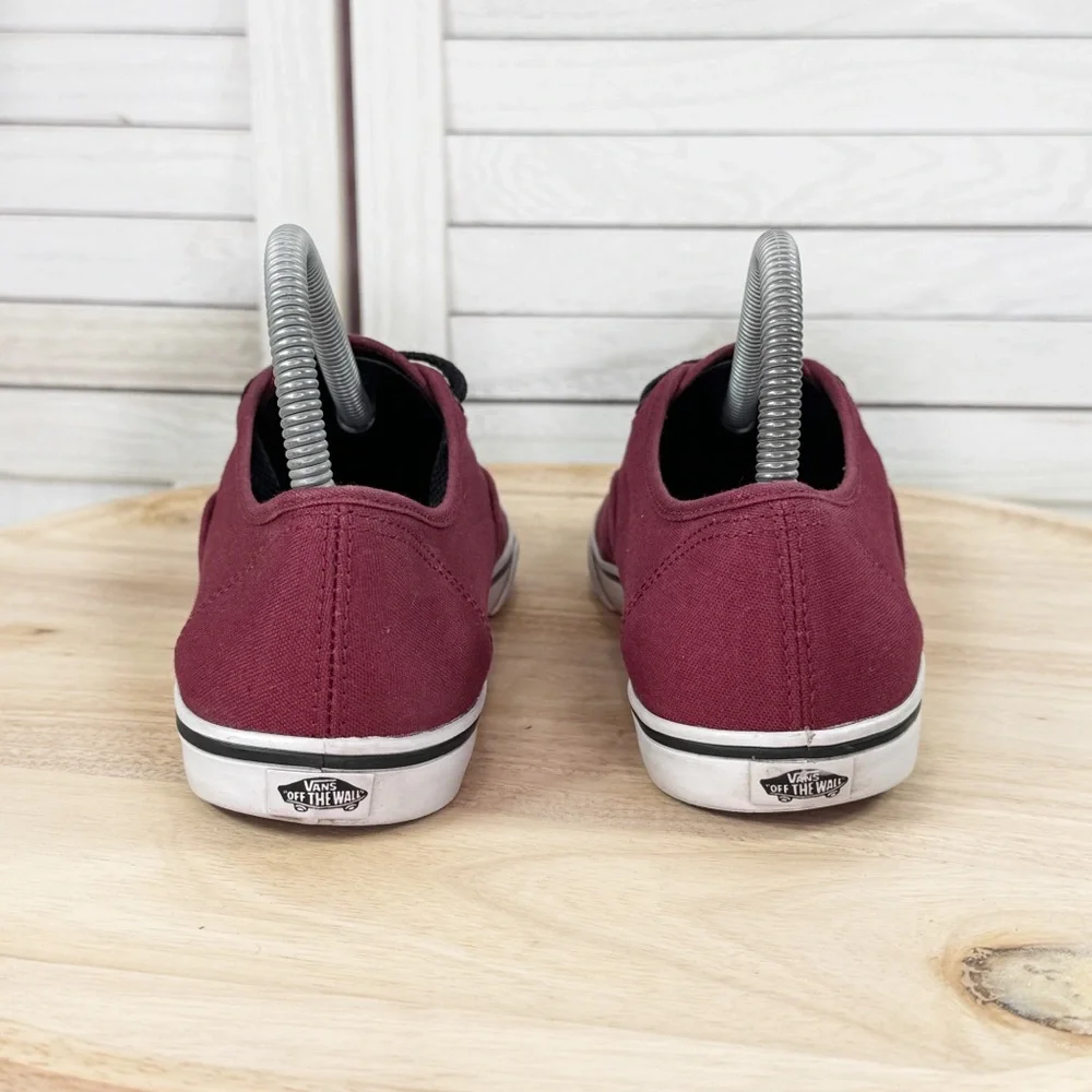 Van Authentic Canvas Low Top Lace Up Sneakers Burgundy Red 7.5 Women 6 Men‎